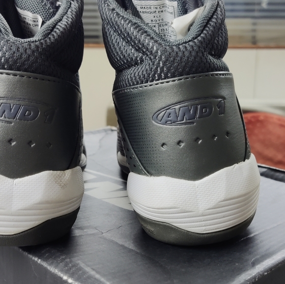 And 1 original unused basket ball shoes for kids - Picture 3 of 6